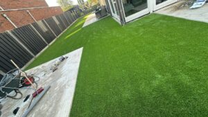 Kunstgras Figo in een tuin